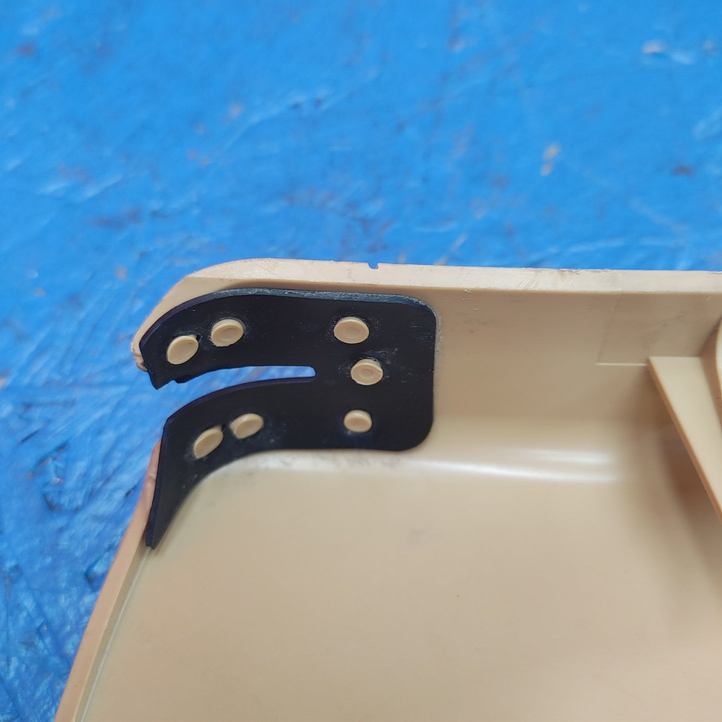 LHD Fuel Door Hatch Lever Cover FD0168 6F6 RX7 FD FD3S 93 - 95 Mazda S9B2/6