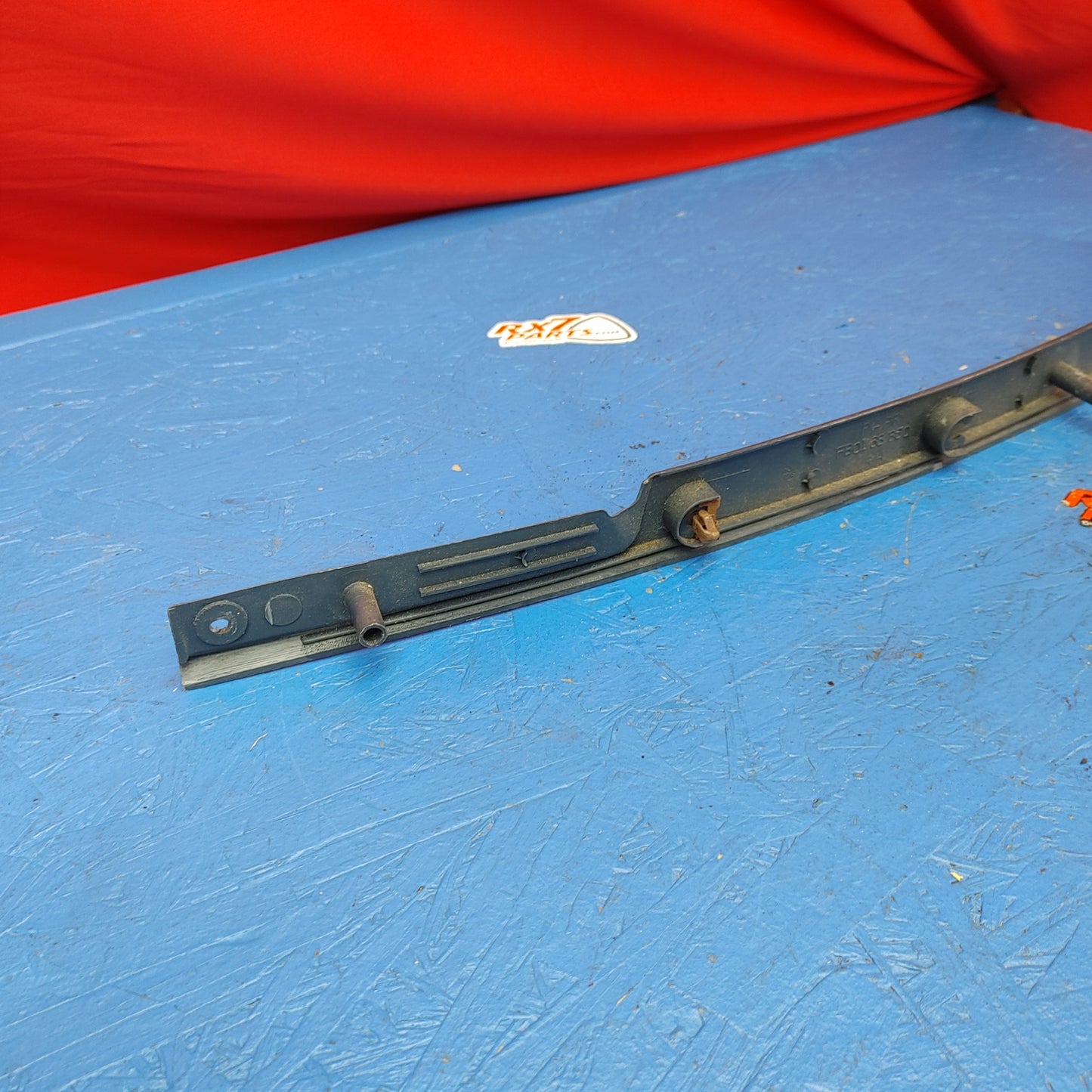 LHD RH Windshield Molding Trim (Blue) FB01-68-860 RX7 FC FC3S 79 - 85 Mazda s8b23/5