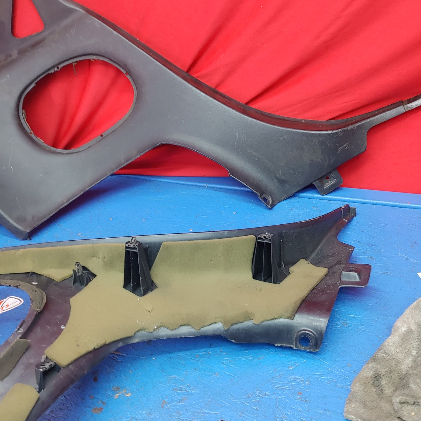 LHD, RHD Black Pair Of Rear Quarter Plastics Rear Seat Bins Cut Trimmed See Photos FD01 68 560 RX7 FD FD3S 93 - 02 Mazda s4b0209