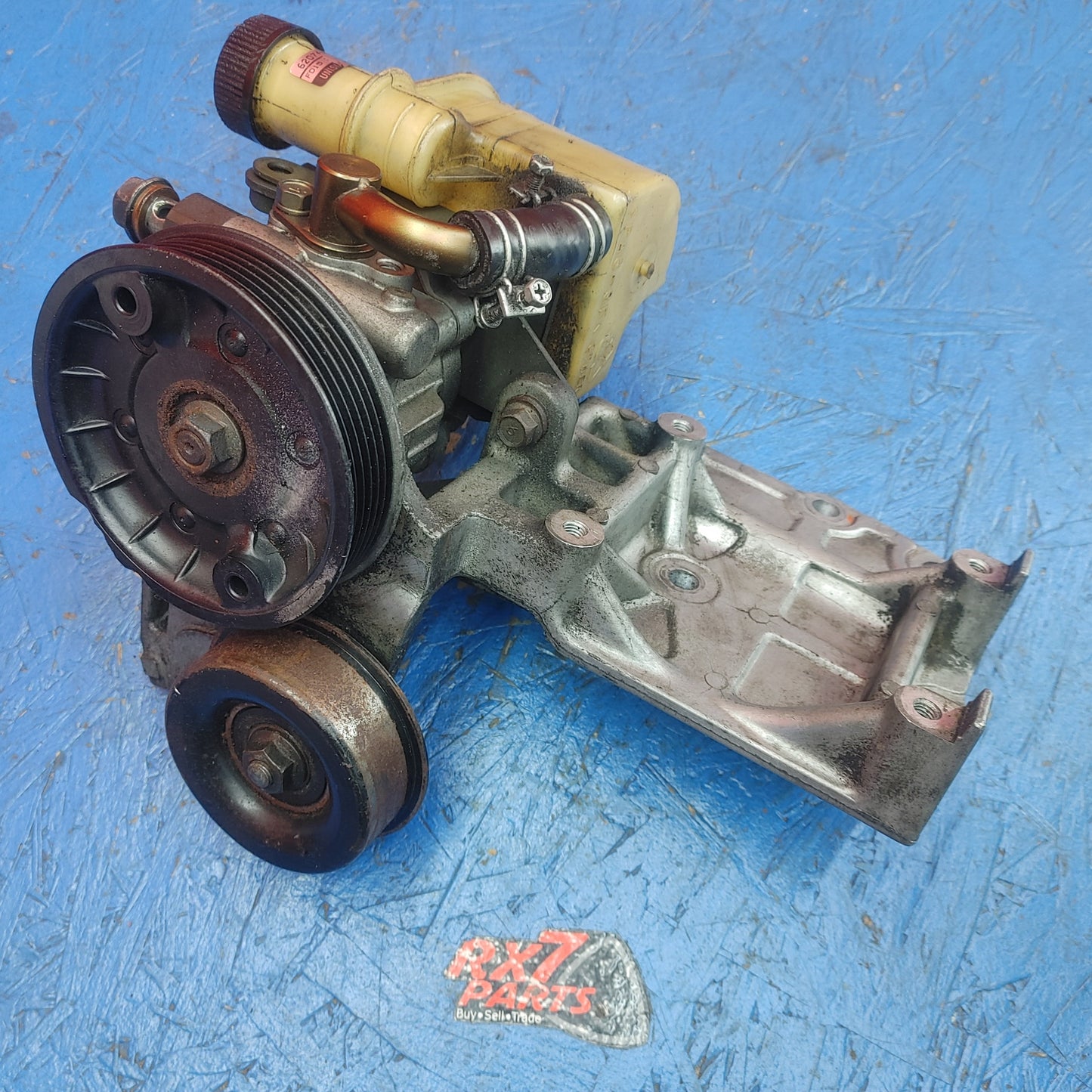 LHD, RHD Power Steering Pump With Reservoir Bracket And Pulley RX7 FD FD3S 93 - 02 Mazda S7B37/1