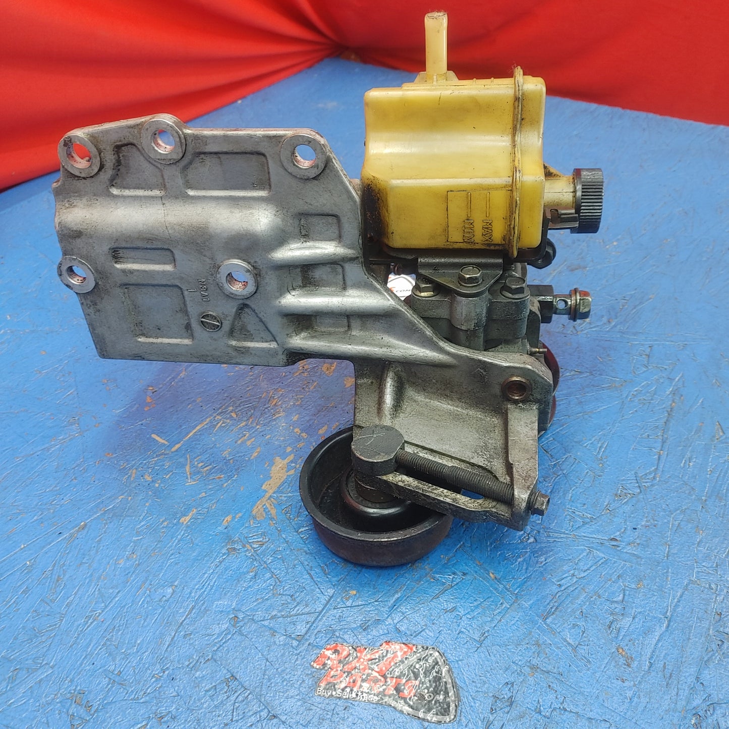 LHD, RHD Power Steering Pump With Reservoir Bracket And Pulley RX7 FD FD3S 93 - 02 Mazda S7B37/1