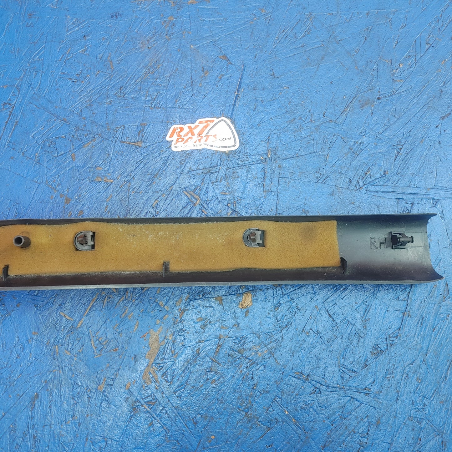 LHD, RHD Rear Hatch Liftgate Trunk Center Garnish FD01-68-931 RX7 FD FD3S 93 - 02 Mazda S4B0/270