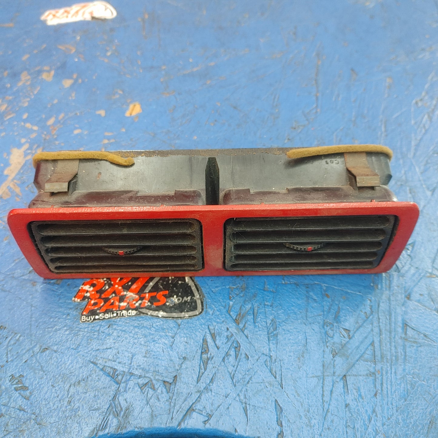 LHD, RHD Dash Center Air Vent Grille FC01 64 840 RX7 FC FC3S 86 - 91 Mazda S12B16/3