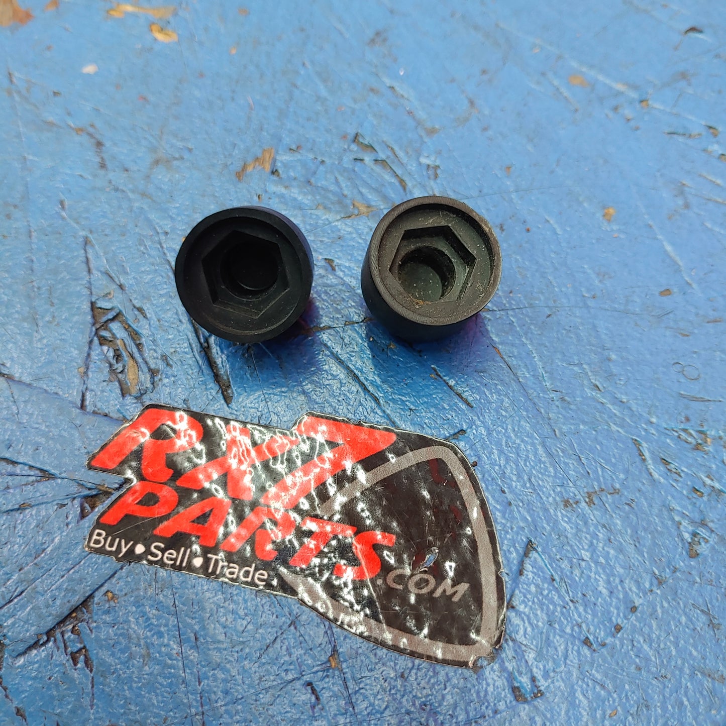 LHD, RHD Pair Of Rubber Cap Front Strut Tower Bolt RX7 FD FD3S 93 - 02 Mazda S12B2/3
