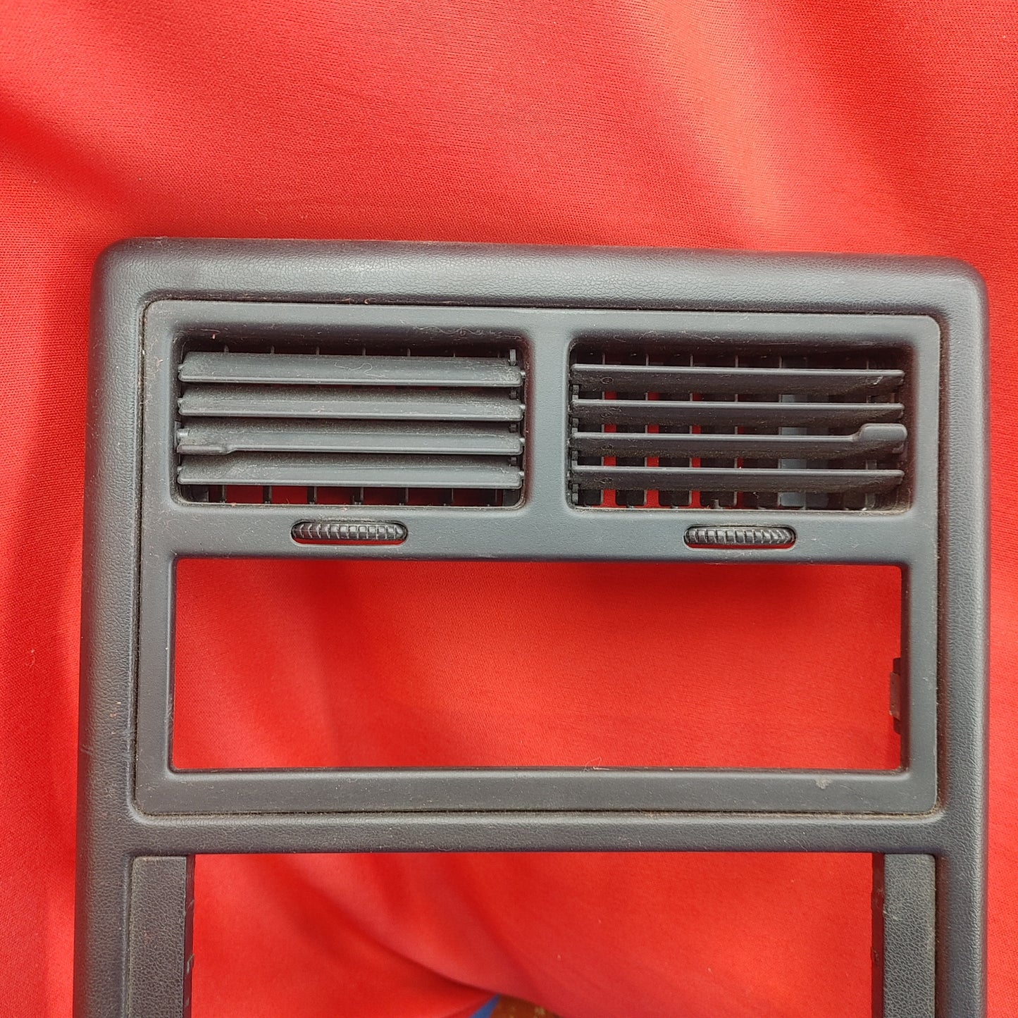 LHD, RHD Radio Stereo Surround Bezel With Center Air Louver Dash Vent Radio Trim RX7 FC FC3S 86 - 91 Mazda S12B5/7
