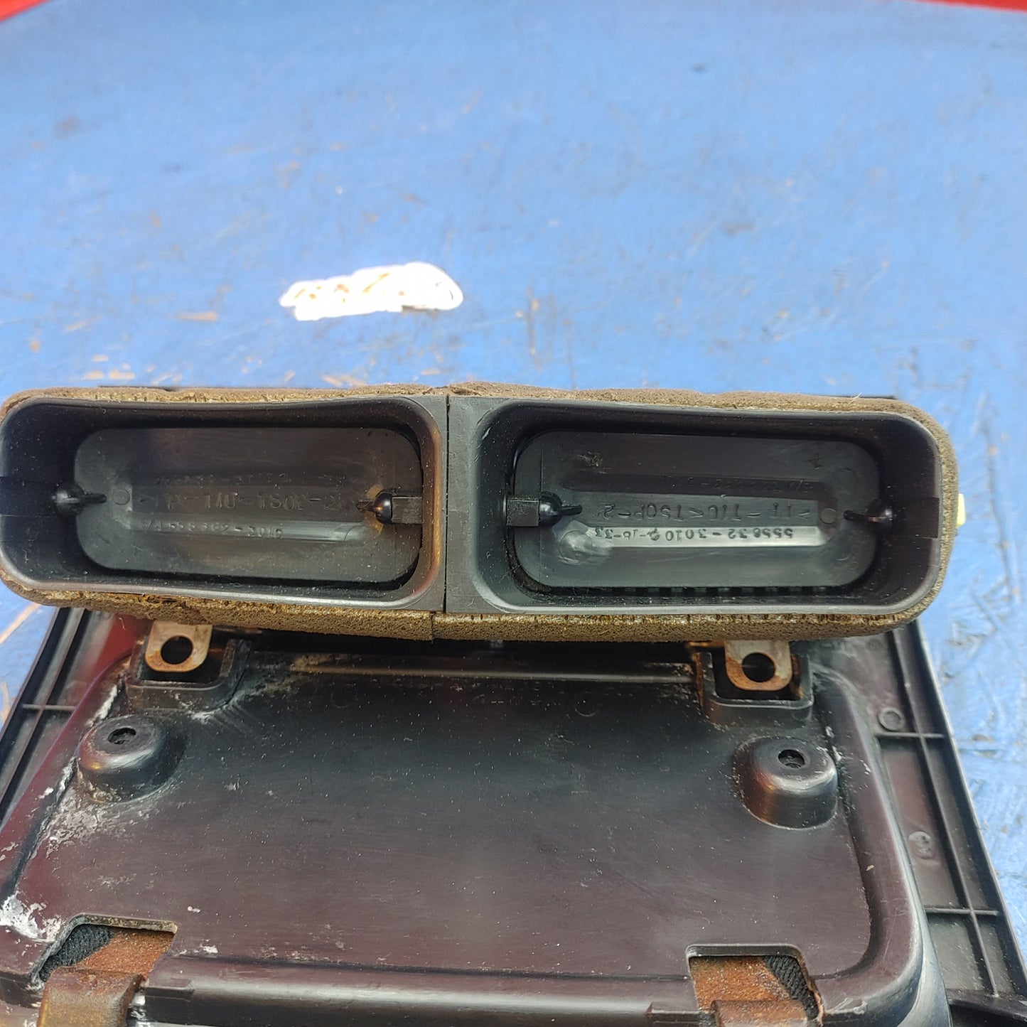 LHD, RHD Lexus Is300 Dash Center Console A/C Vent Black Tray S12B9/4