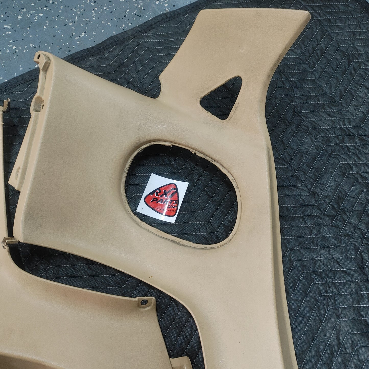 LHD, RHD Tan Pair Of Rear Quarter Plastics Rear Seat Bins FD0168530 RX7 FD FD3S 93 - 02 Mazda S4B0/220