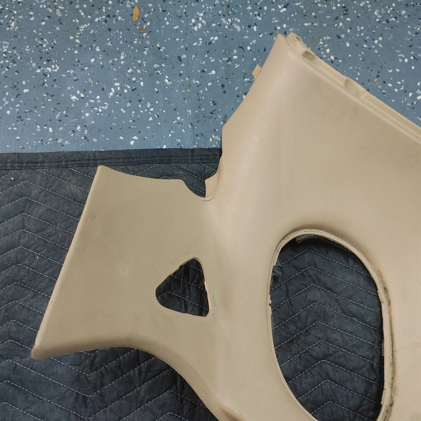 LHD, RHD Tan Pair Of Rear Quarter Plastics Rear Seat Bins FD0168530 RX7 FD FD3S 93 - 02 Mazda S4B0/220