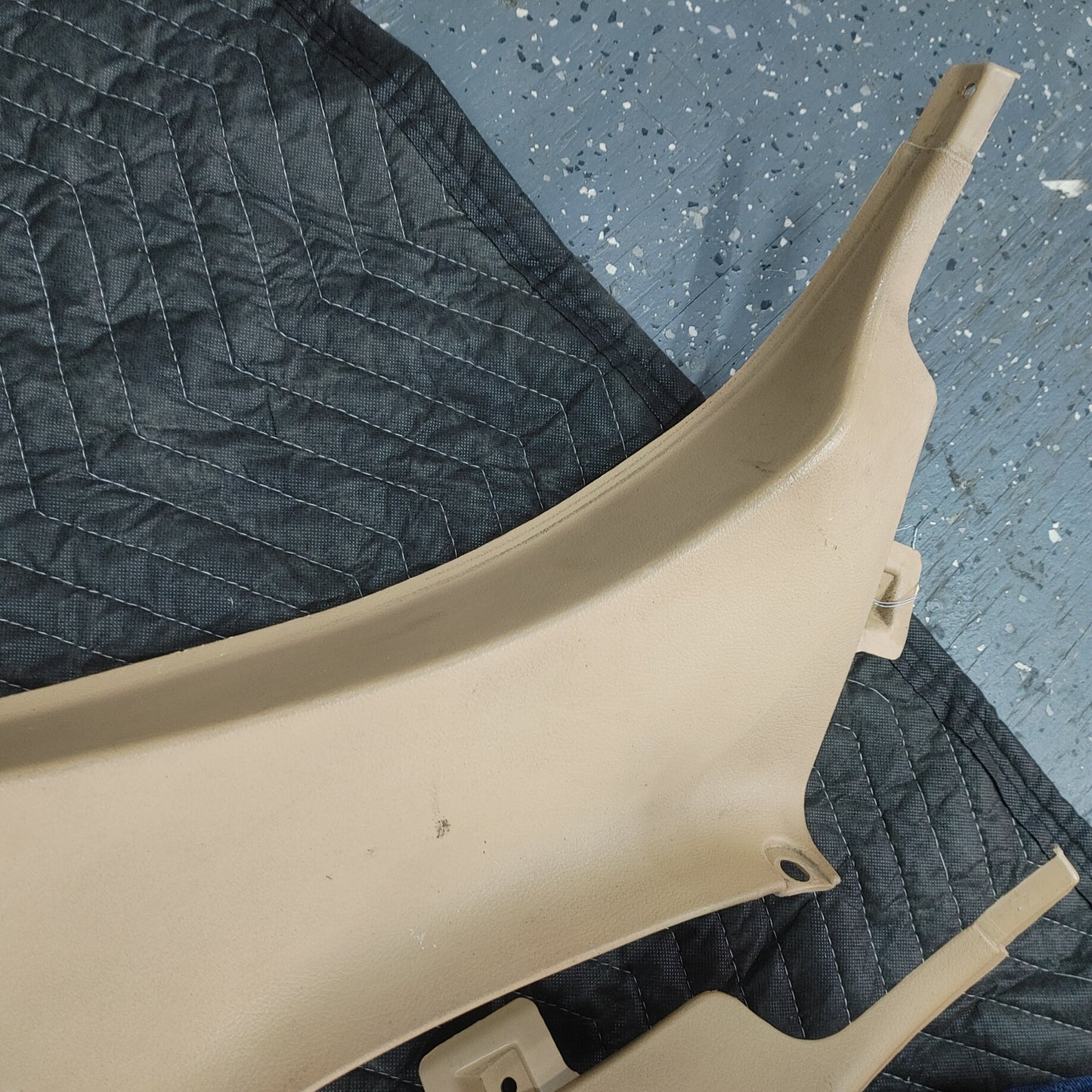 LHD, RHD Tan Pair Of Rear Quarter Plastics Rear Seat Bins FD0168530 RX7 FD FD3S 93 - 02 Mazda S4B0/220