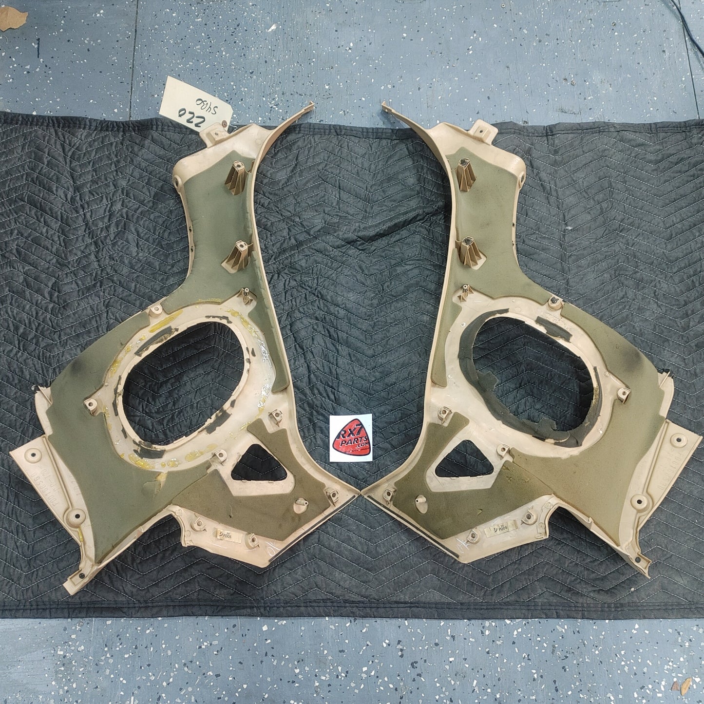LHD, RHD Tan Pair Of Rear Quarter Plastics Rear Seat Bins FD0168530 RX7 FD FD3S 93 - 02 Mazda S4B0/220