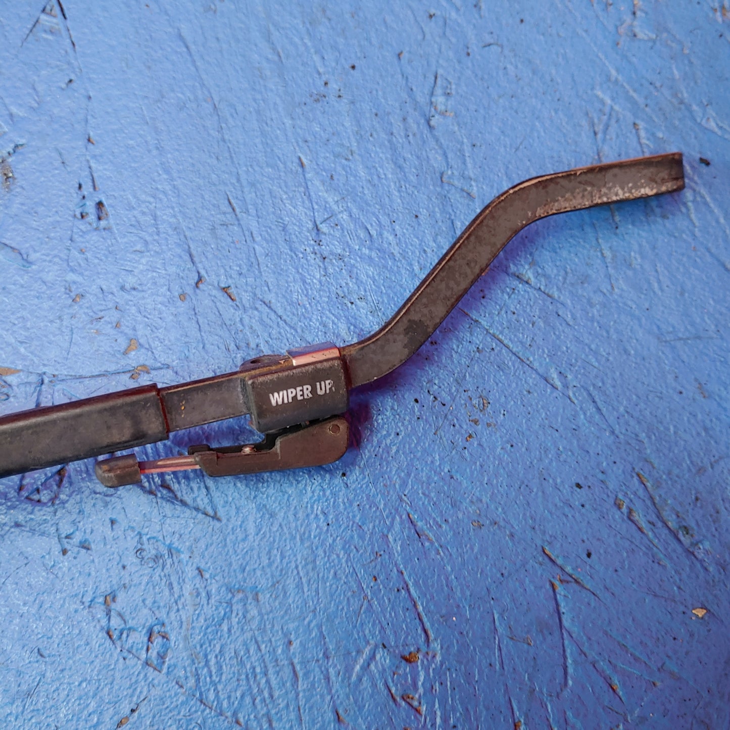 Passenger Left Wiper Blade Arm Skyline R34 BNR34 99 - 02 Nissan S4B30/17