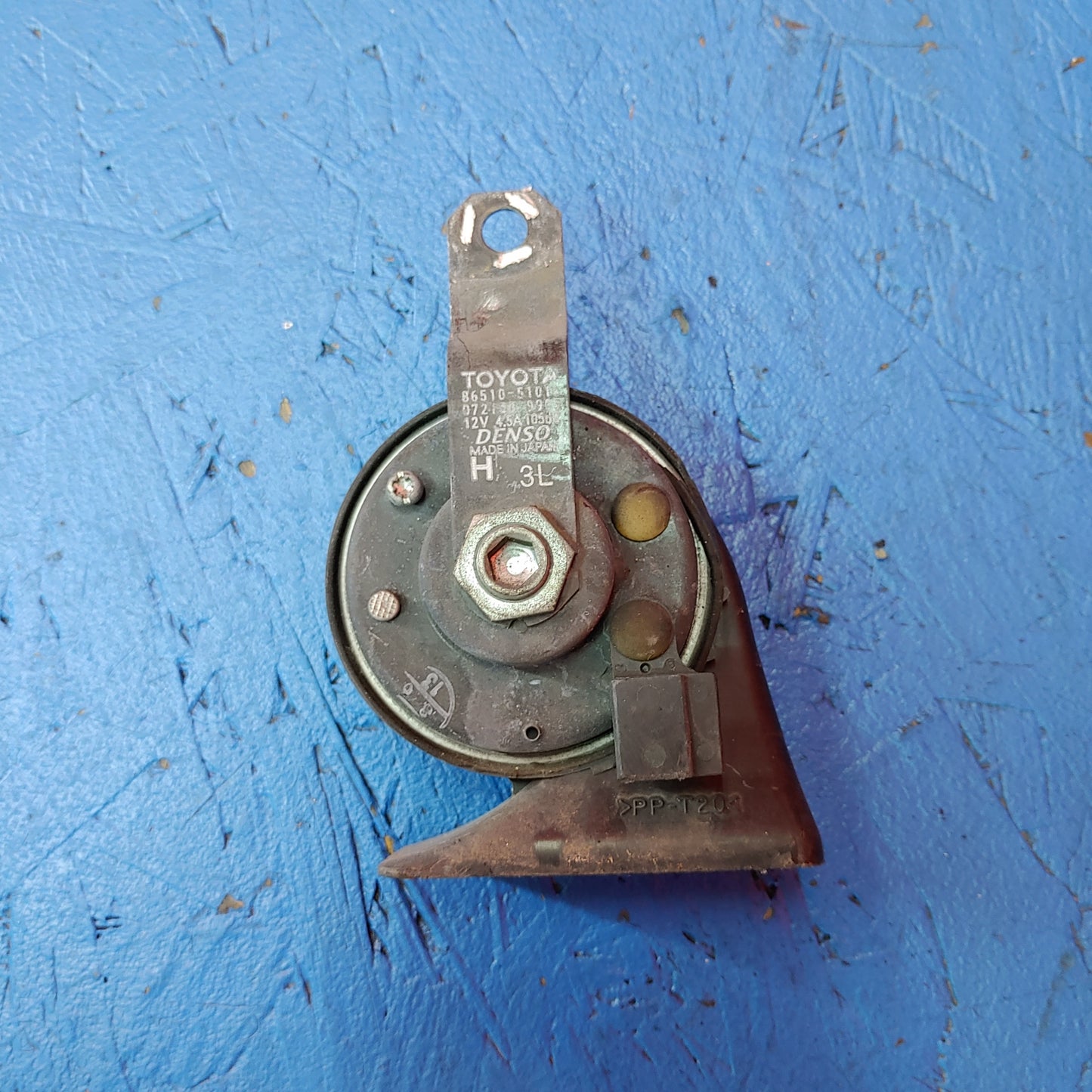 Denso High Pitched Horn Assembly with Bracket 86510-51010 Is300 SXE10 01 - 05 Lexus S4B30/26