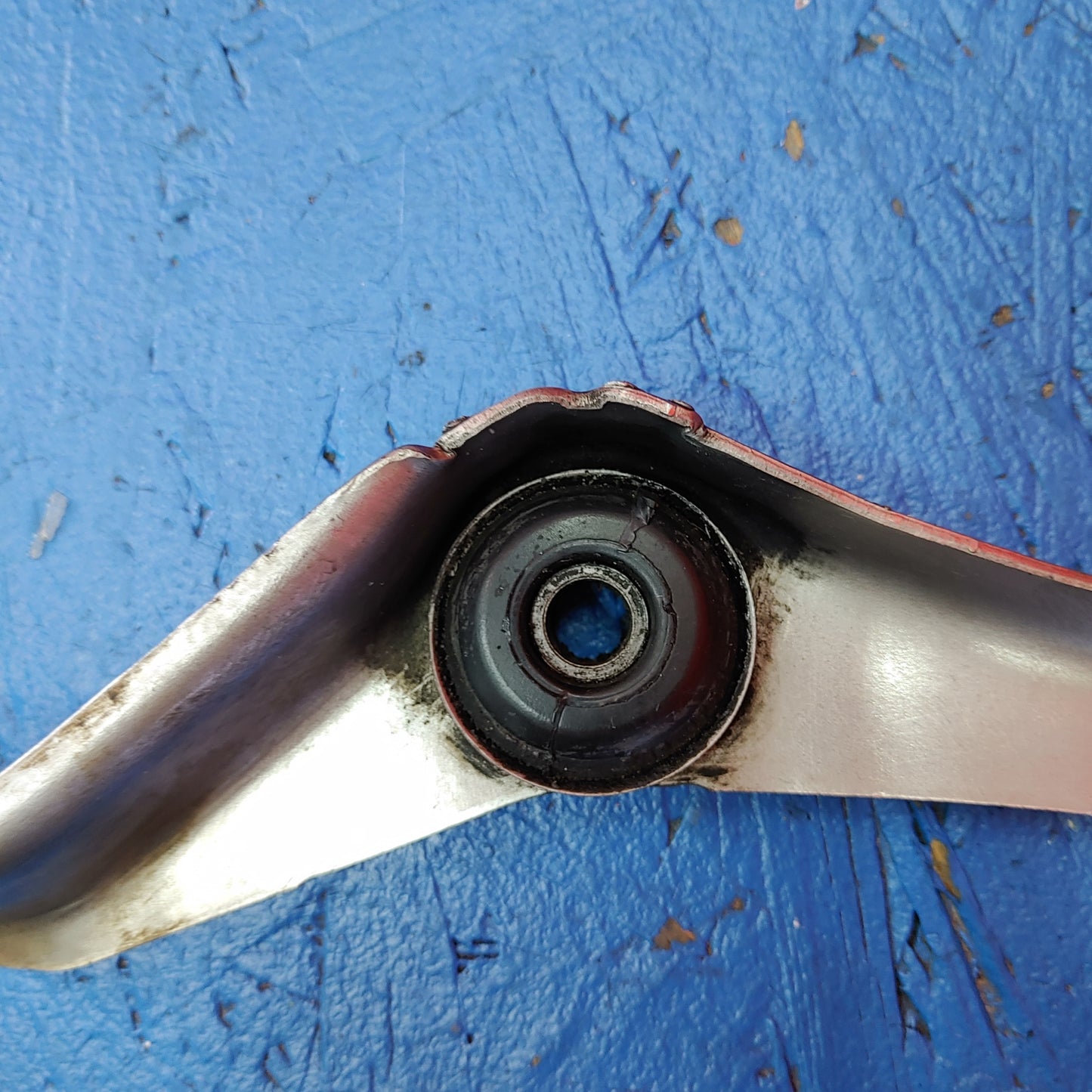 Exhaust Transmission to Manifold Bracket Is300 SXE10 01 - 05 Lexus S4B30/30