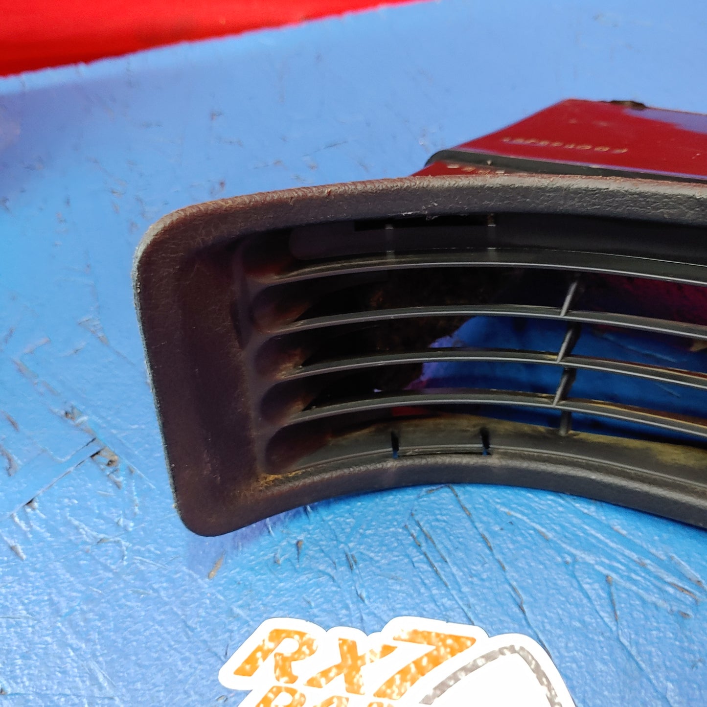 LHD, RHD Trunk Trim Vent Grill FD01-68-J5Y RX7 FD FD3S 93 - 02 Mazda S5B32/13