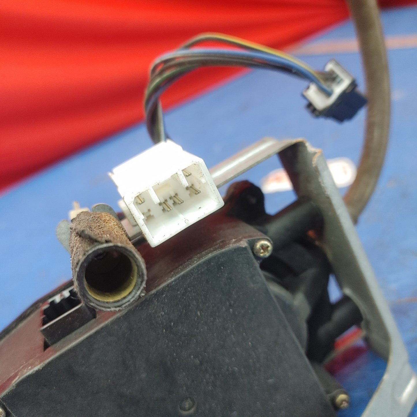 LHD, RHD Radio Antenna Motor FD01-66-930D RX7 FD FD3S 93 - 02 Mazda S8B29/12