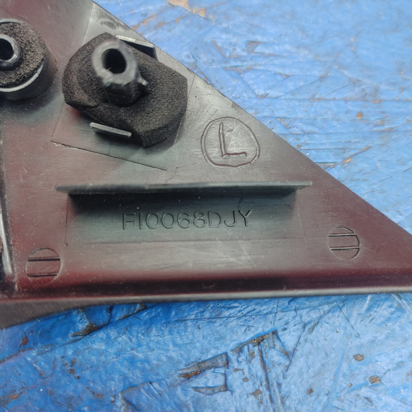 LHD, RHD Left Side Inner Door Triangle Trim Mirror Bolt Cover F100-68-DJY RX7 FD FD3S 93 - 02 Mazda S8B29/27