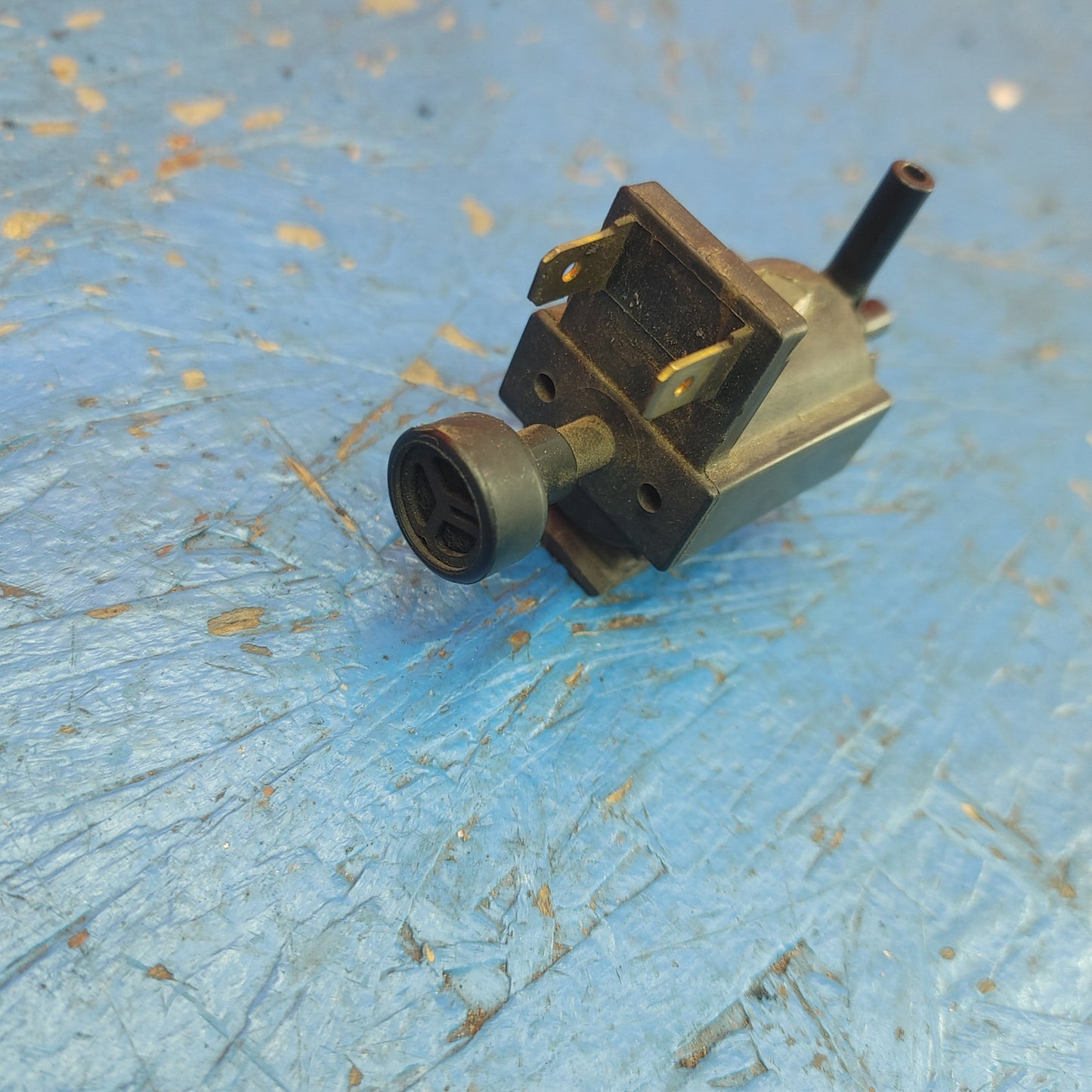 LHD, RHD Turbo Vacuum Solenoid Valve AESA127 1 1L1 RX7 FD FD3S 93 - 02 Mazda S8B29/36