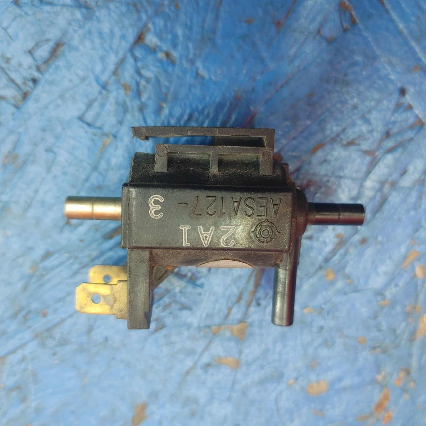 LHD, RHD Turbo Vacuum Solenoid Valve AESA127 3 2A1 RX7 FD FD3S 93 - 02 Mazda S8B29/38