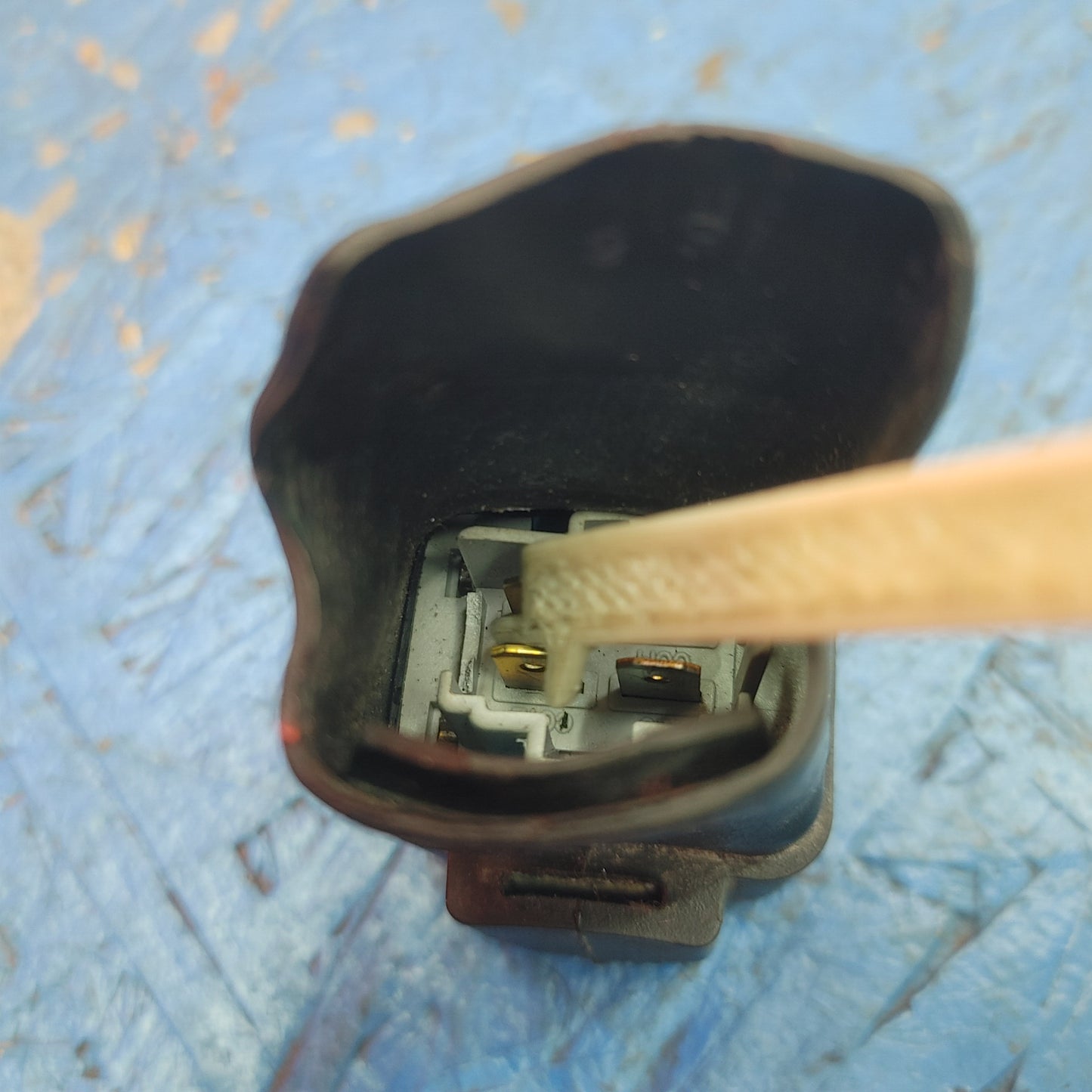 LHD, RHD Cooling Fan Relay Broken Clip KE10 RX7 FD FD3S 93 - 02 Mazda S8B29/3