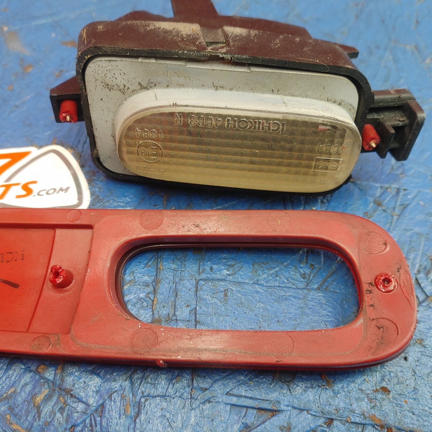 LHD, RHD Rear Right Rh Bumper Mounted Marker/Reverse Light (With Defects)) RX7 FD FD3S 93 - 02 Mazda S8B34/3