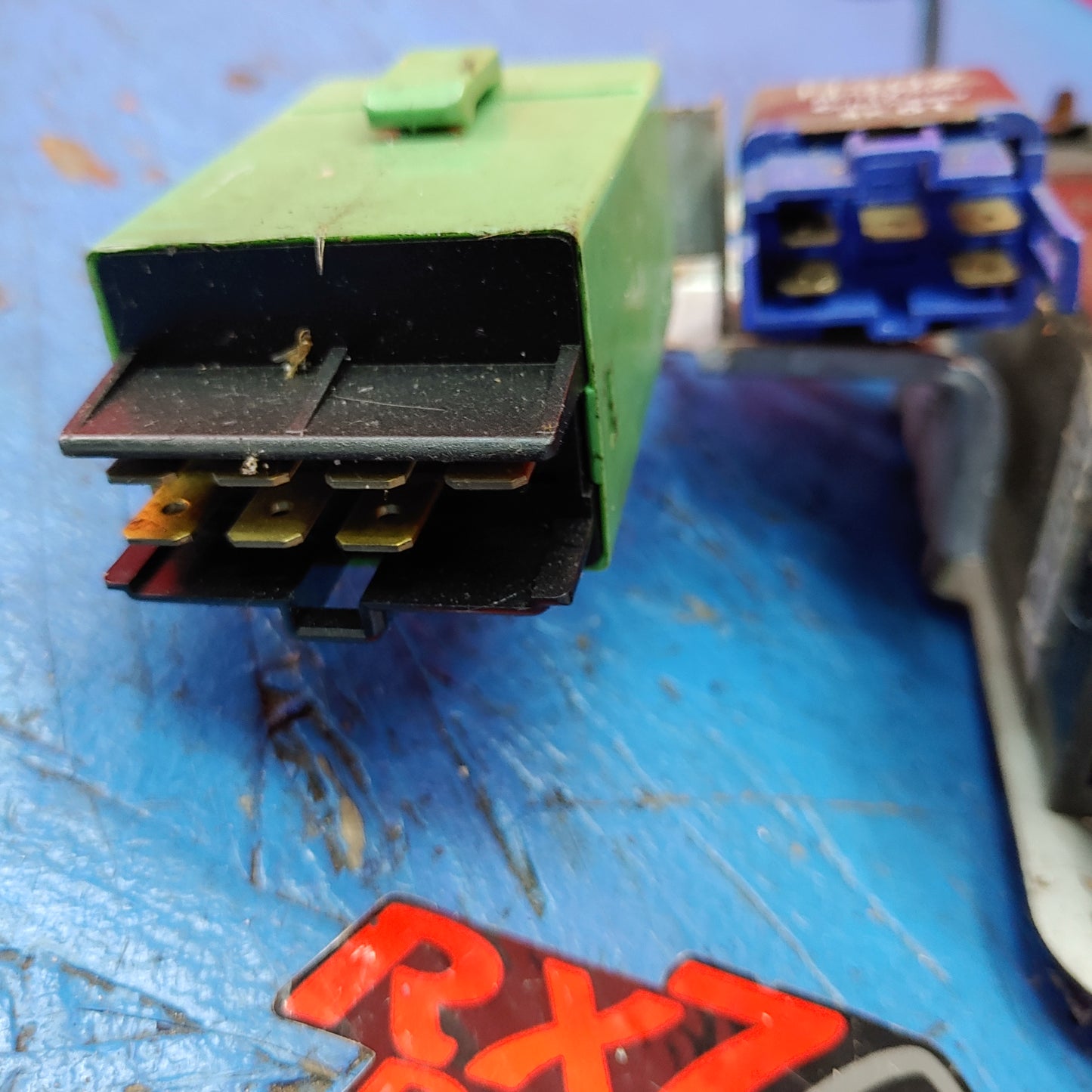 LHD Flasher CPU with Relay Bracket Holder (COMPLETE ASSEMBLY) RX7 FD FD3S 93 - 95 Mazda S9B30/20