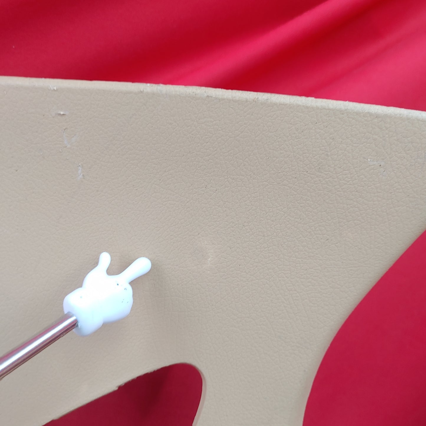 LHD, RHD Tan Pair Of Rear Quarter Plastics Rear Seat Bins FD01 68 560 RX7 FD FD3S 93 - 02 Mazda S4B0211