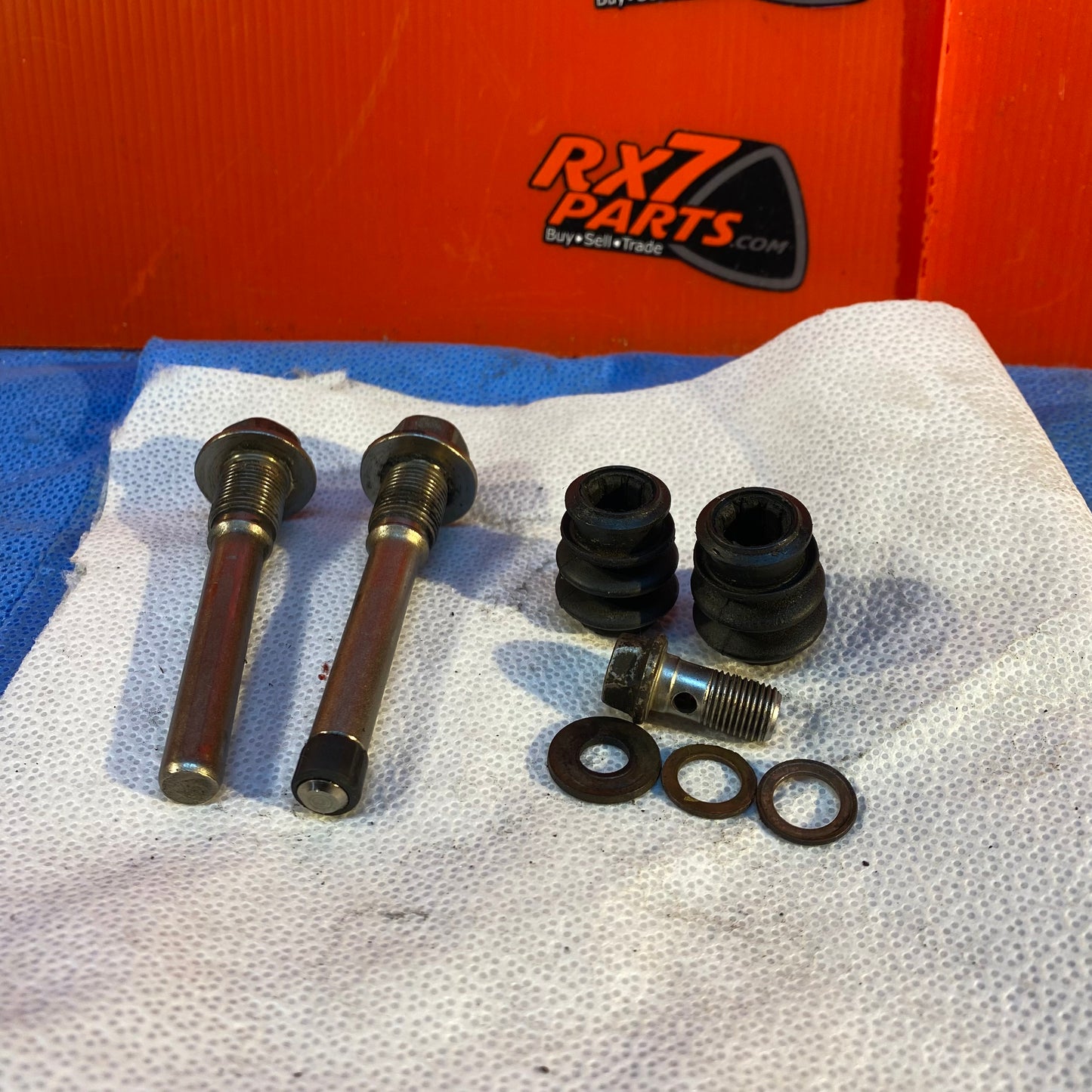 LHD, RHD Rear Disc Brake Caliper Guide Pin Bolts with Bellows and Banjo Bolt Mazda Rx7 FD3S FD S5B11/15