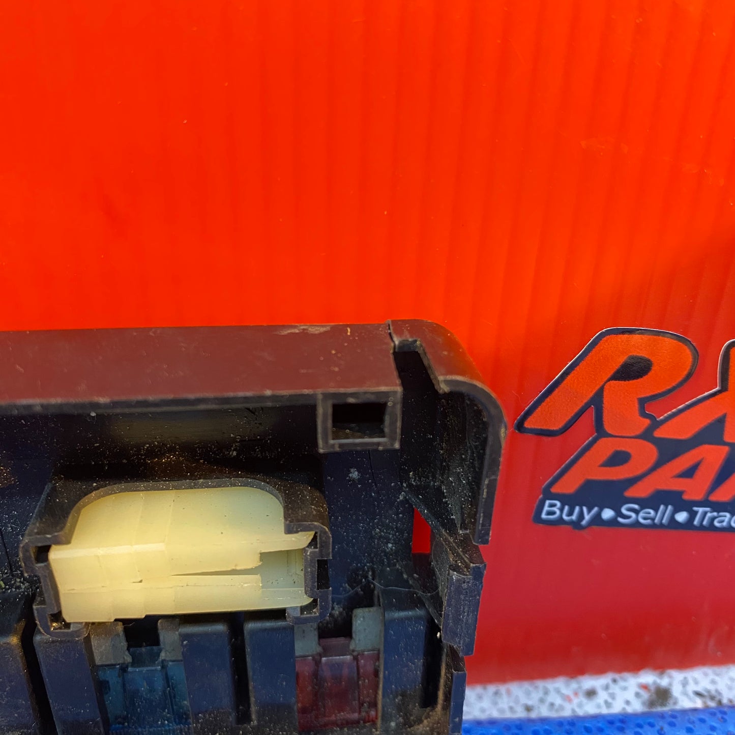 LHD, RHD Interior Fuse Box Lid/Cover : Cracked Mazda Rx7 FD3S FD S4B10FBLCC - RX7Parts