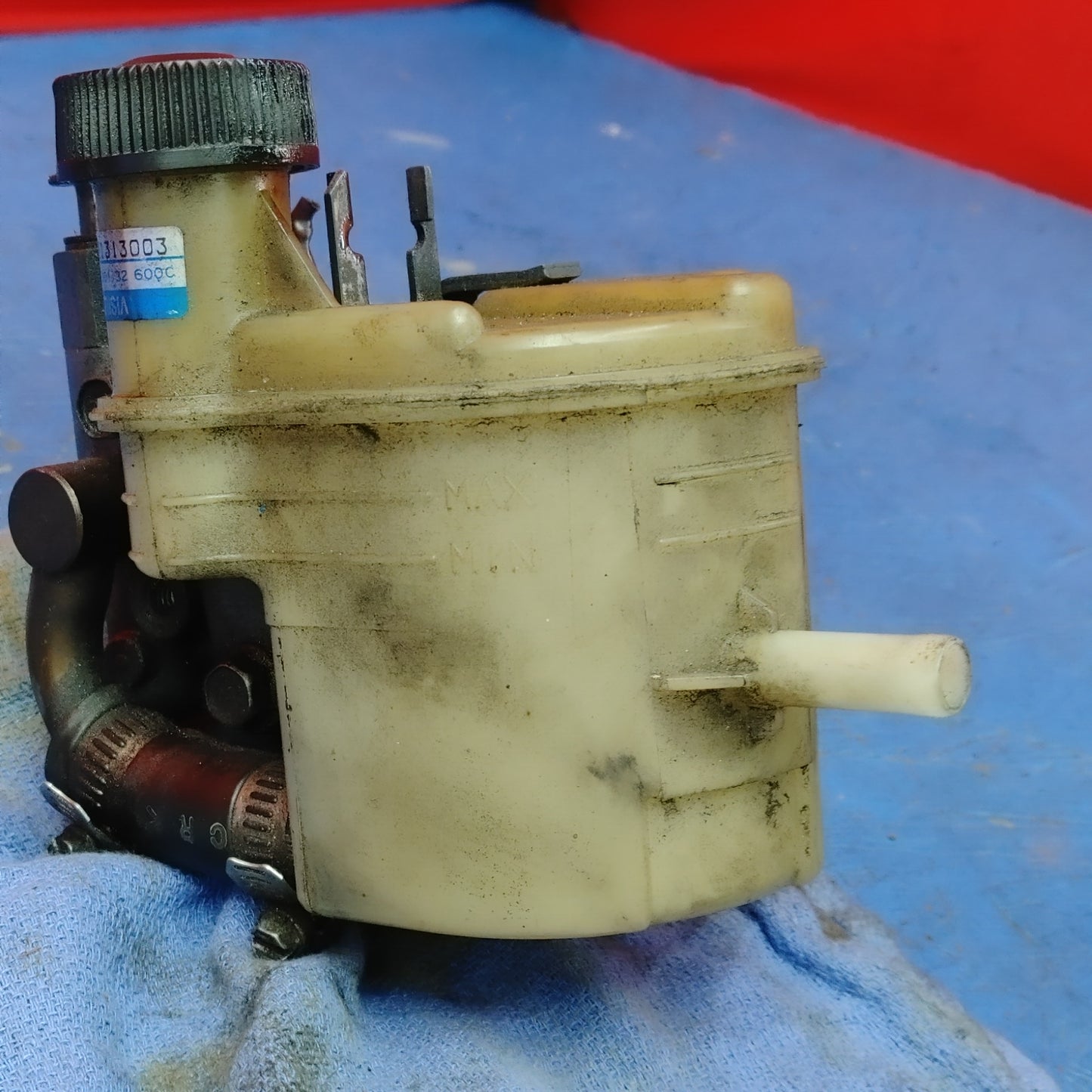 Power Steering Pump and Reservoir Assembly  FD01-32-600C RX7 FD FD3S 93 - 02 Mazda S8B25/15