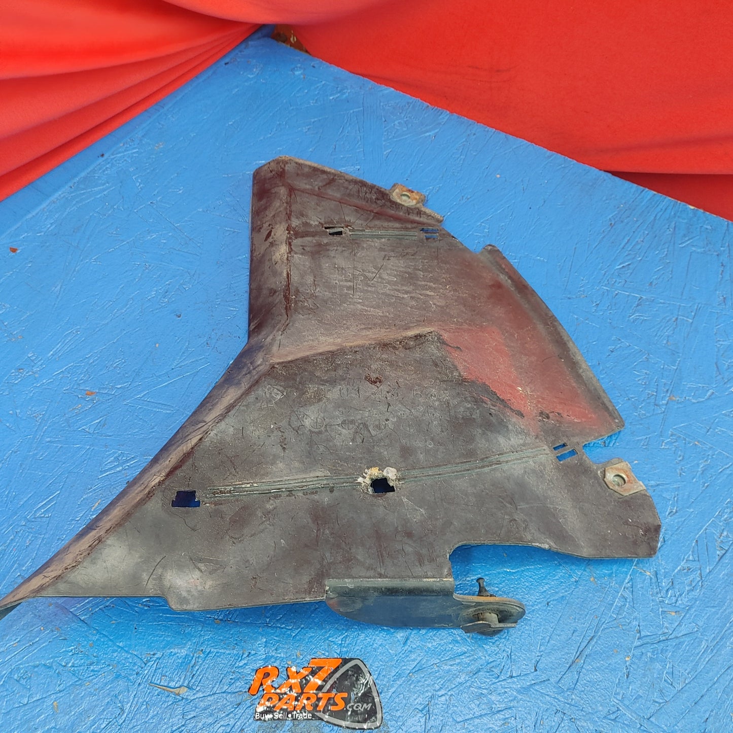 Right Under Tray Plastic with Brake Duct FD01 43 63X RX7 FC FC3S 86 - 91 Mazda S7B31/9