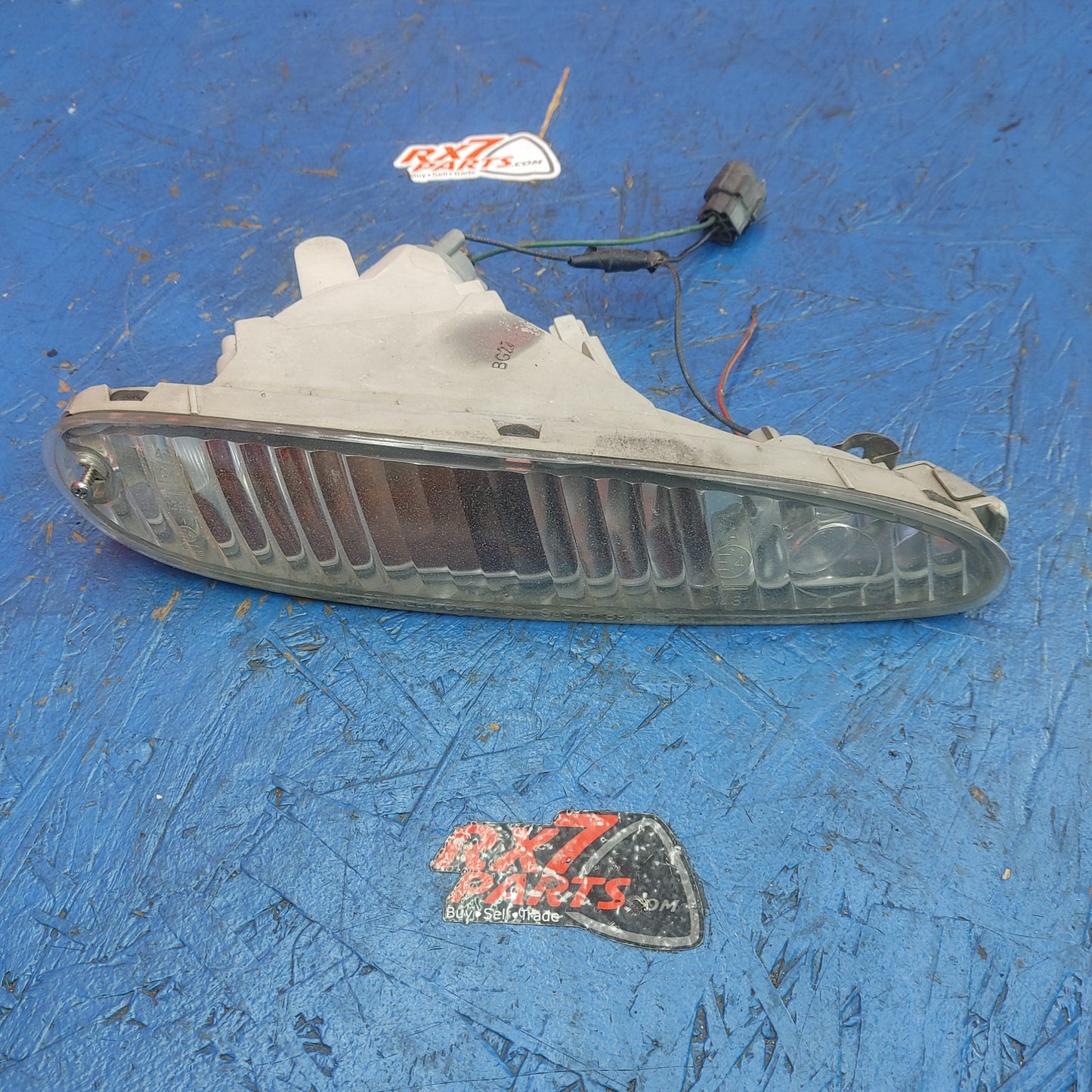 RHD Right Passenger Side Turn Signal Light Assembly 04104100R RX7 FD FD3S 93 - 02 Mazda S7B44/2