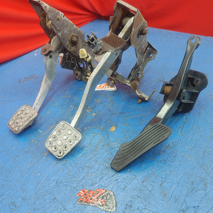 LHD Complete Pedal Set Throttle Brake And Clutch Pedals  RX7 FD FD3S 93 - 95 Mazda S7B44/3