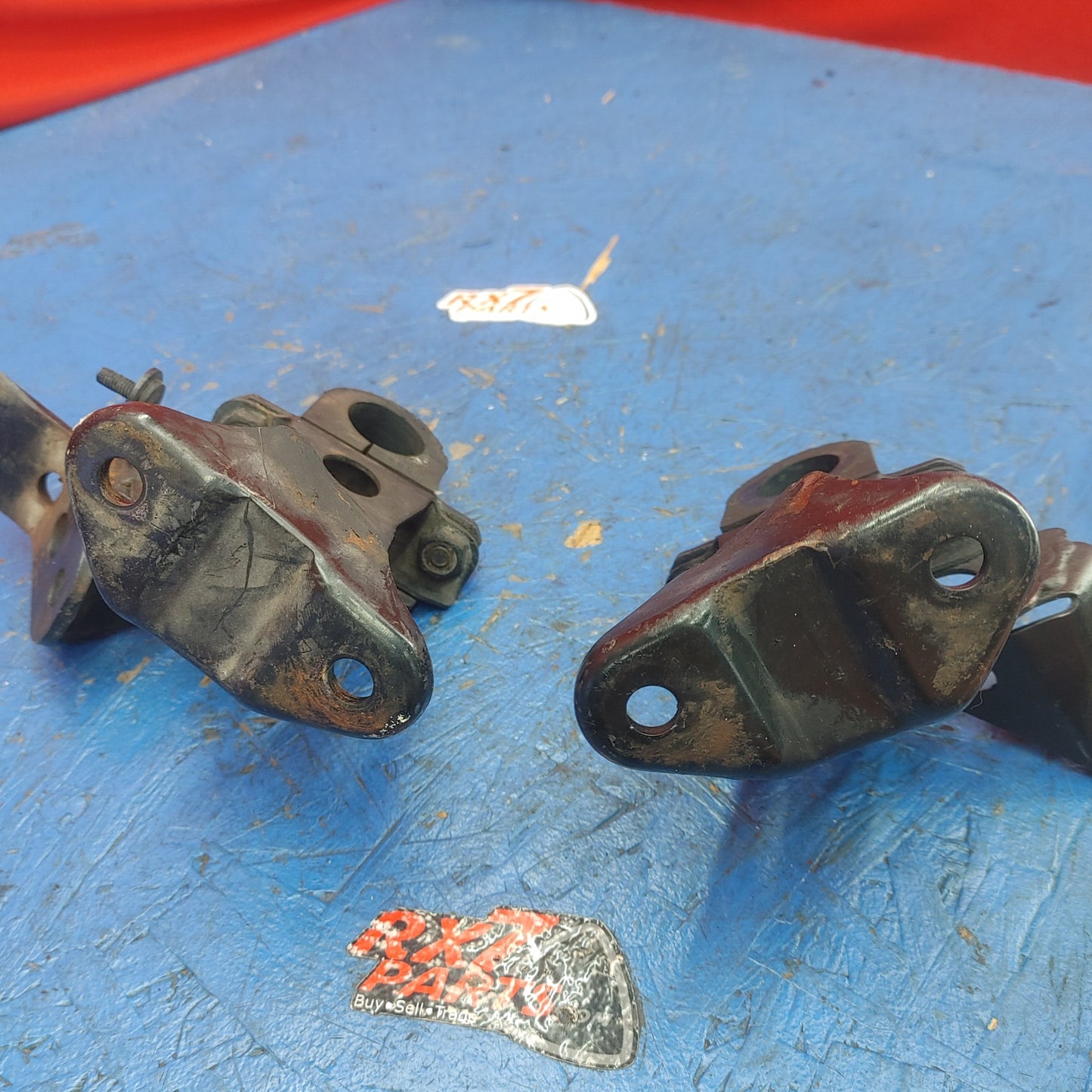 LHD Front Left And Right Sway Bar Stabilizer Bar Brackets  RX7 FD FD3S 93 - 95 Mazda S9B31/6