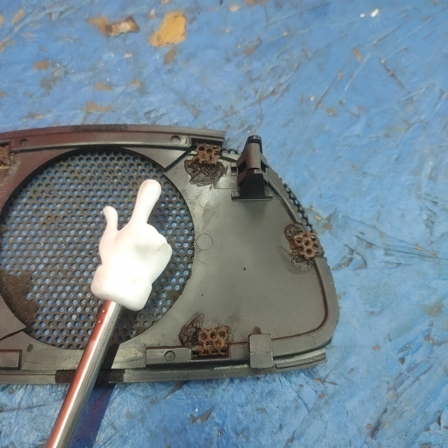 LHD, RHD Center Dash Speaker Grill Broken Tabs FD01 55 530A 00 RX7 FD FD3S 93 - 02 Mazda S9B35/4