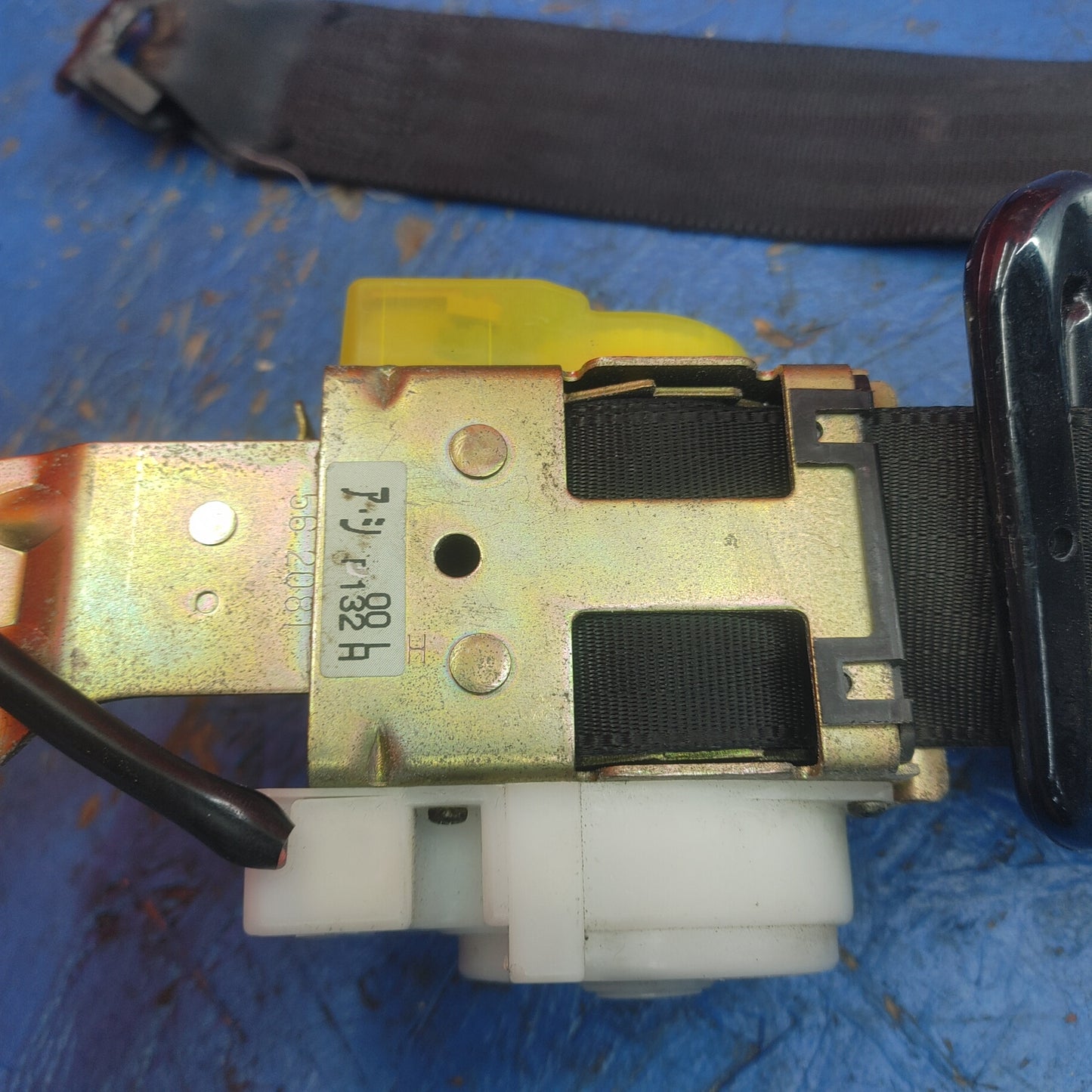 LHD Front Left Hand Seat Belt Black  RX7 FD FD3S 93 - 02 Mazda S9B37/13