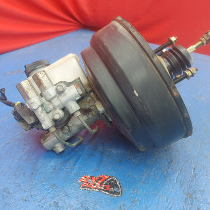 LHD 91 96 Mazda 929 Brake Booster And Master Cylinder       S9B41/3