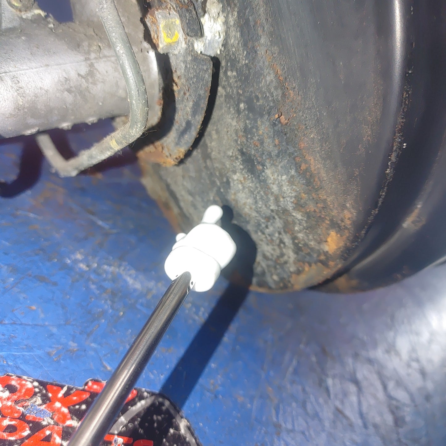 LHD 91 96 Mazda 929 Brake Booster And Master Cylinder       S9B41/3