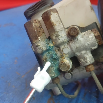 LHD 91 96 Mazda 929 Brake Booster And Master Cylinder       S9B42/2