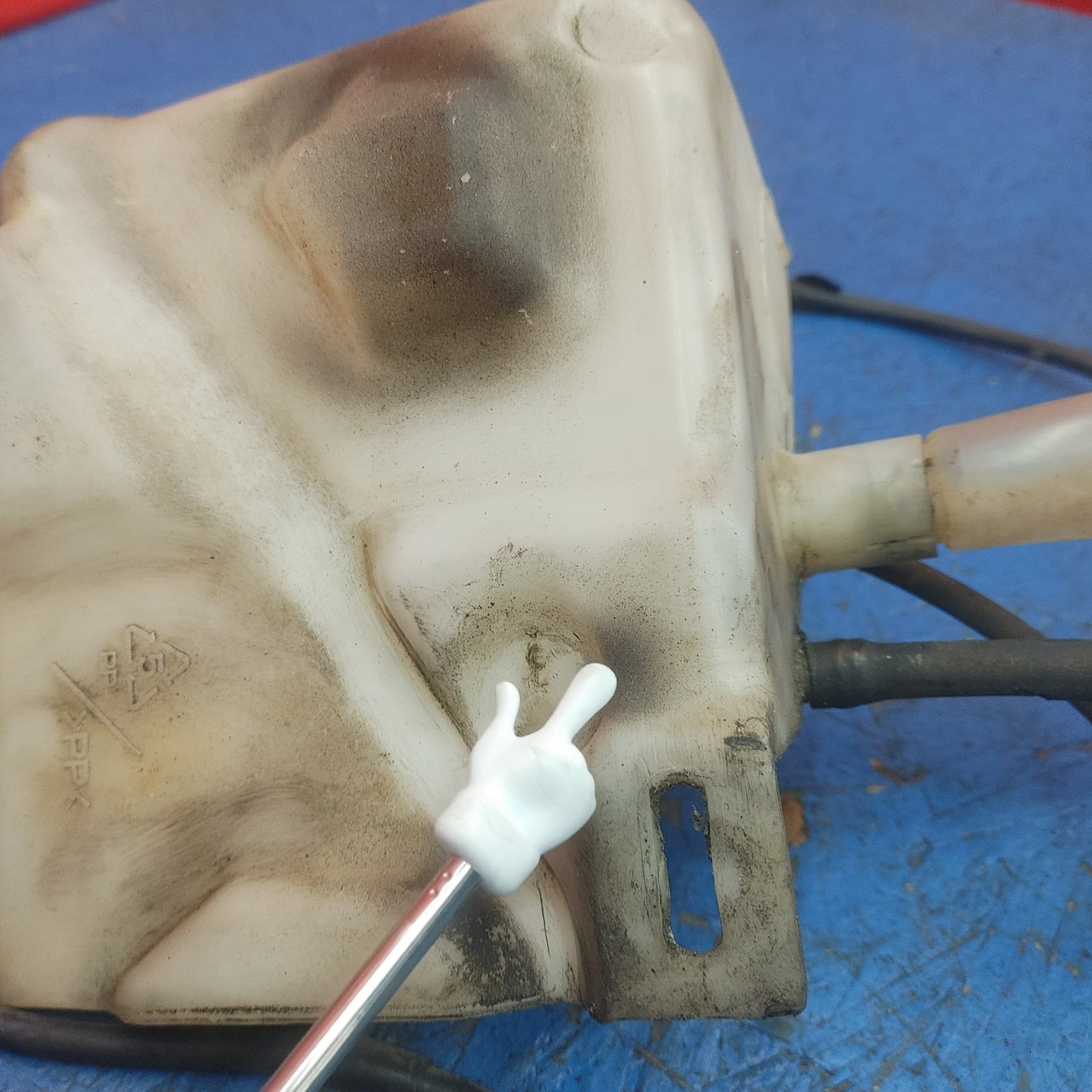 LHD, RHD Windshield Washer Fluid Reservoir With Pump Filler Neck And Dipstick Cap  RX7 FD FD3S 93 - 02 Mazda S9B43/1