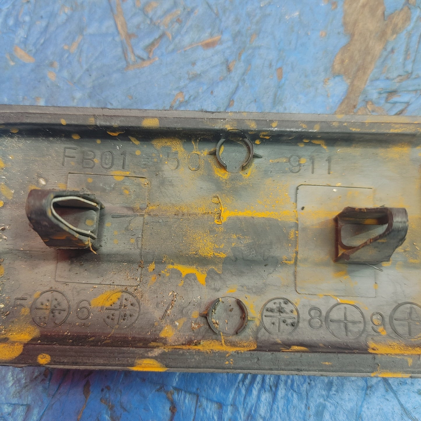 RHD Series 4 Front Right Fender Corner Marker Trim Molding  FB01 50 911 RX7 FC FC3S 86 - 91 Mazda S9B43/5