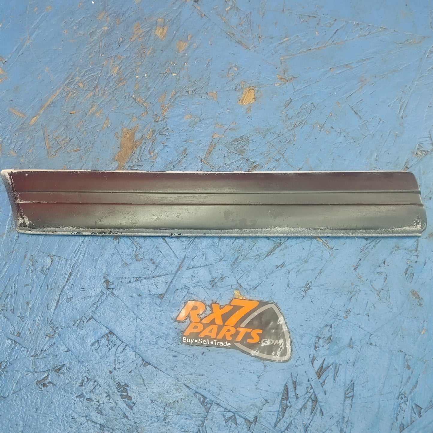 LHD Series 4 Front Left Side Fender Trim Molding  RX7 FC FC3S 86 - 91 Mazda S9B43/8