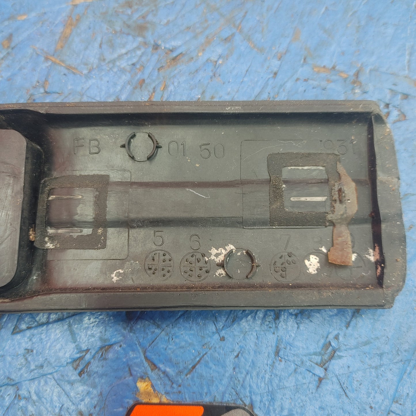 RHD Series 4 Rear Right Corner Marker Trim Molding FB01 50 931 RX7 FC FC3S 86 - 91 Mazda S9B43/9