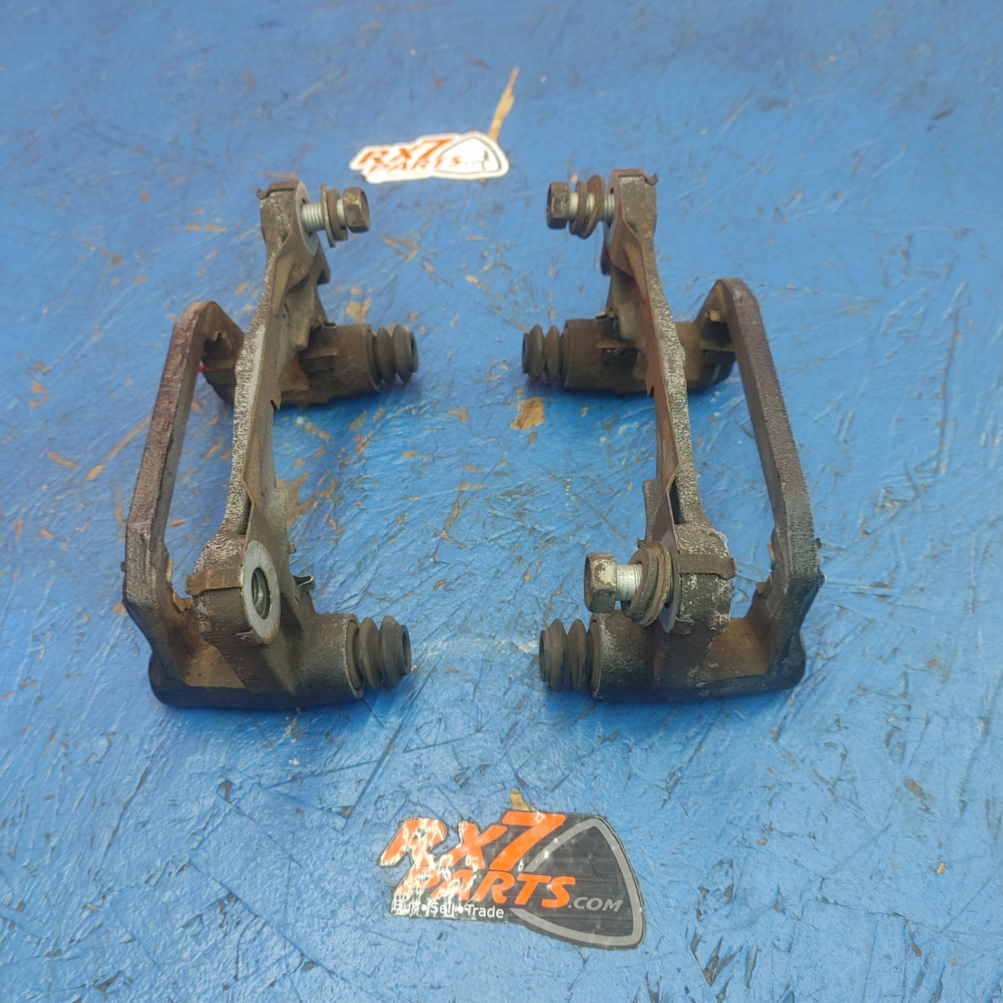 LHD, RHD Rear Brake Caliper Mounting Support Set Pair F124 26 281 RX7 FD FD3S 93 - 02 Mazda S6B45/6