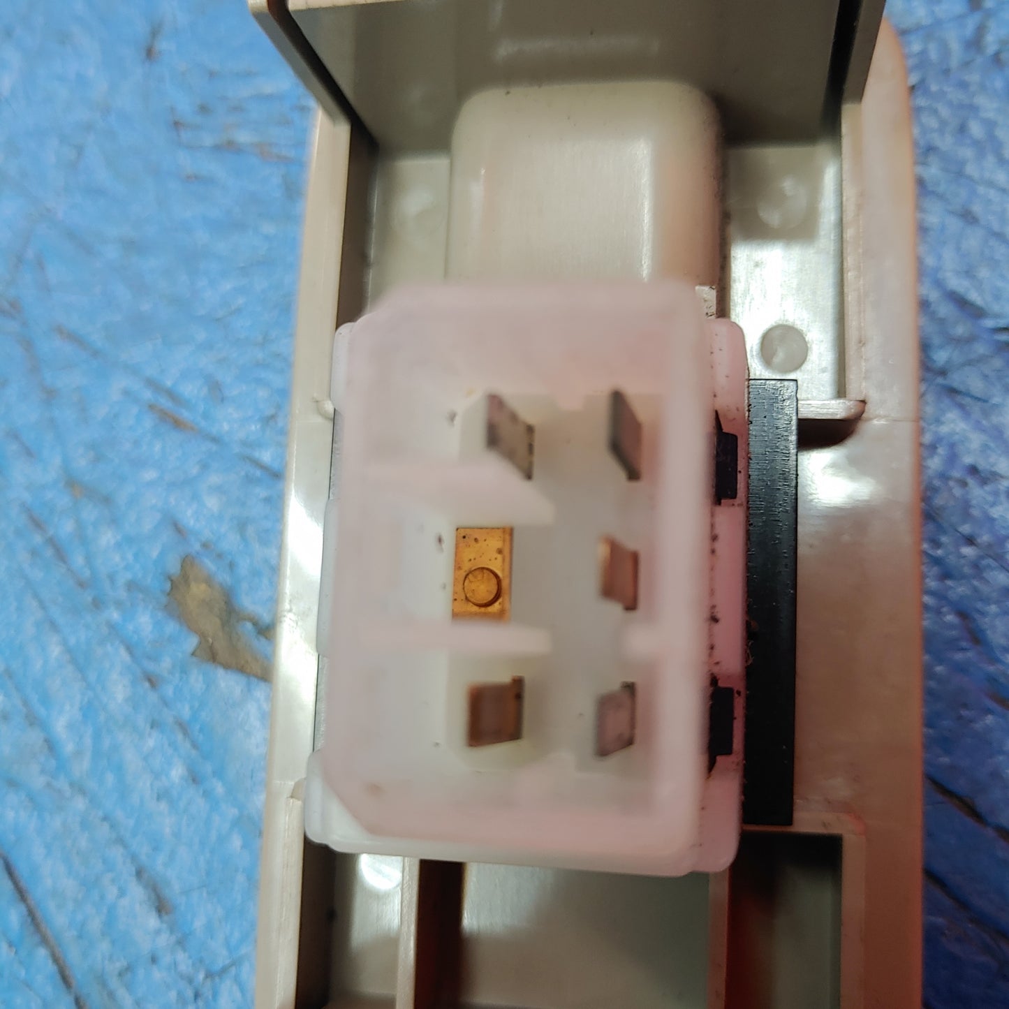 Mazda Mpv Passenger Window Switch      S6B45/2