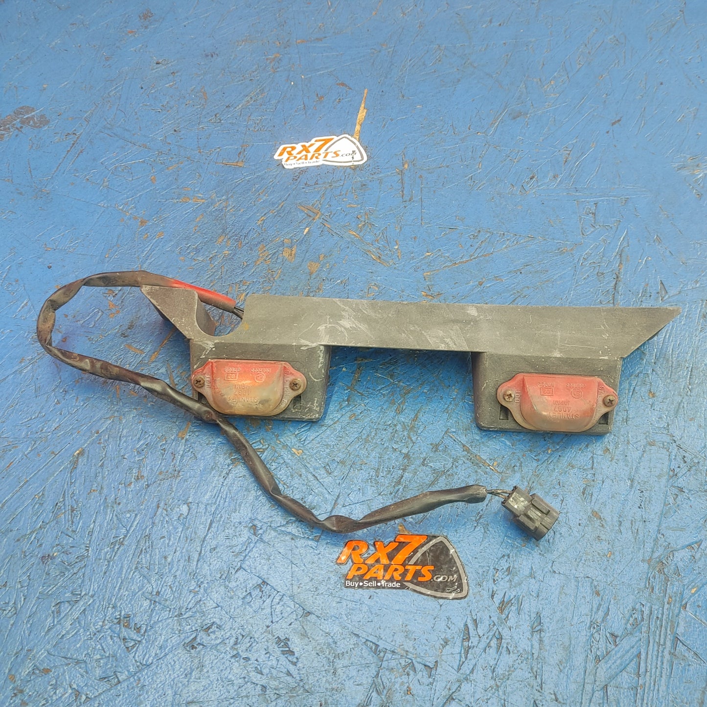 LHD, RHD License Plate Lamp Assembly S7B46/21 RX7 FD FD3S 93 - 02 Mazda FD0151270C - RX7Parts