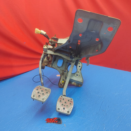 LHD Clutch And Brake Pedal Assembly SH1B14/1 RX7 FC FC3S 86 - 91 Mazda