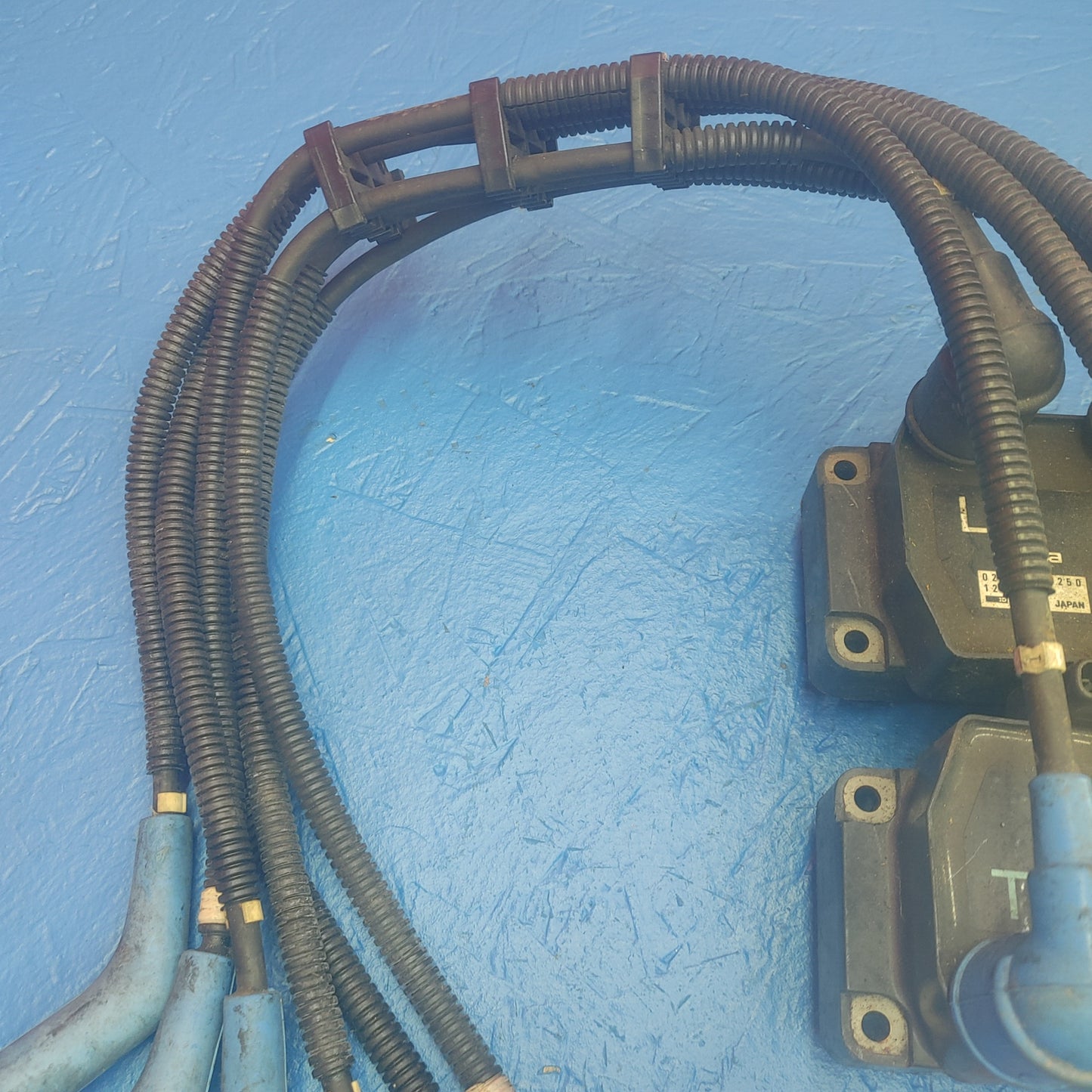 LHD, RHD Mazda Cosmo 20B Leading And Trailing Ignition Coil Assembly With Spark Plug Wires SH1B22/2     02970072400297007250