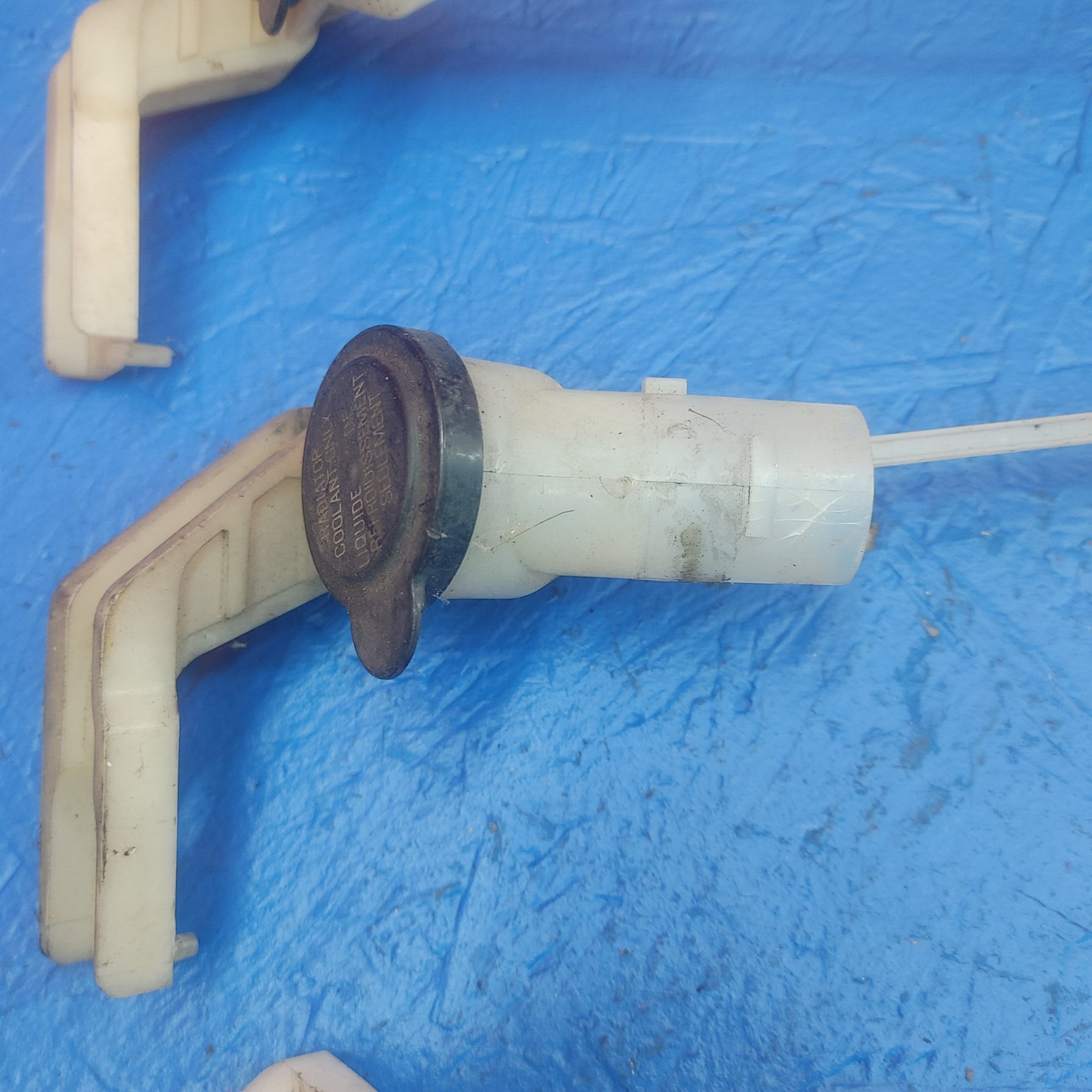 LHD, RHD Coolant Reservoir Filler Cap And Dipstick  RX7 FD FD3S 93 - 95 Mazda SH1B28/3 - RX7Parts