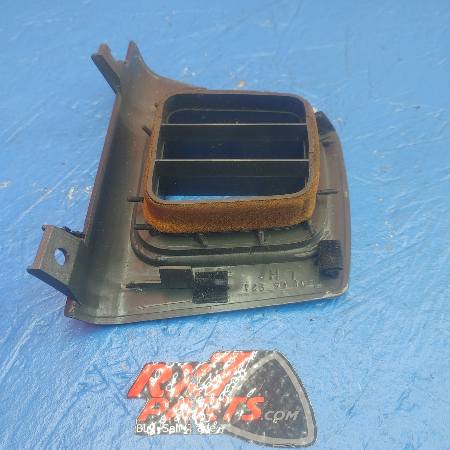 LHD, RHD Left Dash Side Vent With Rubber Molding FB01 64 921 RX7 FC FC3S 86 - 91 Mazda SH2B20/23