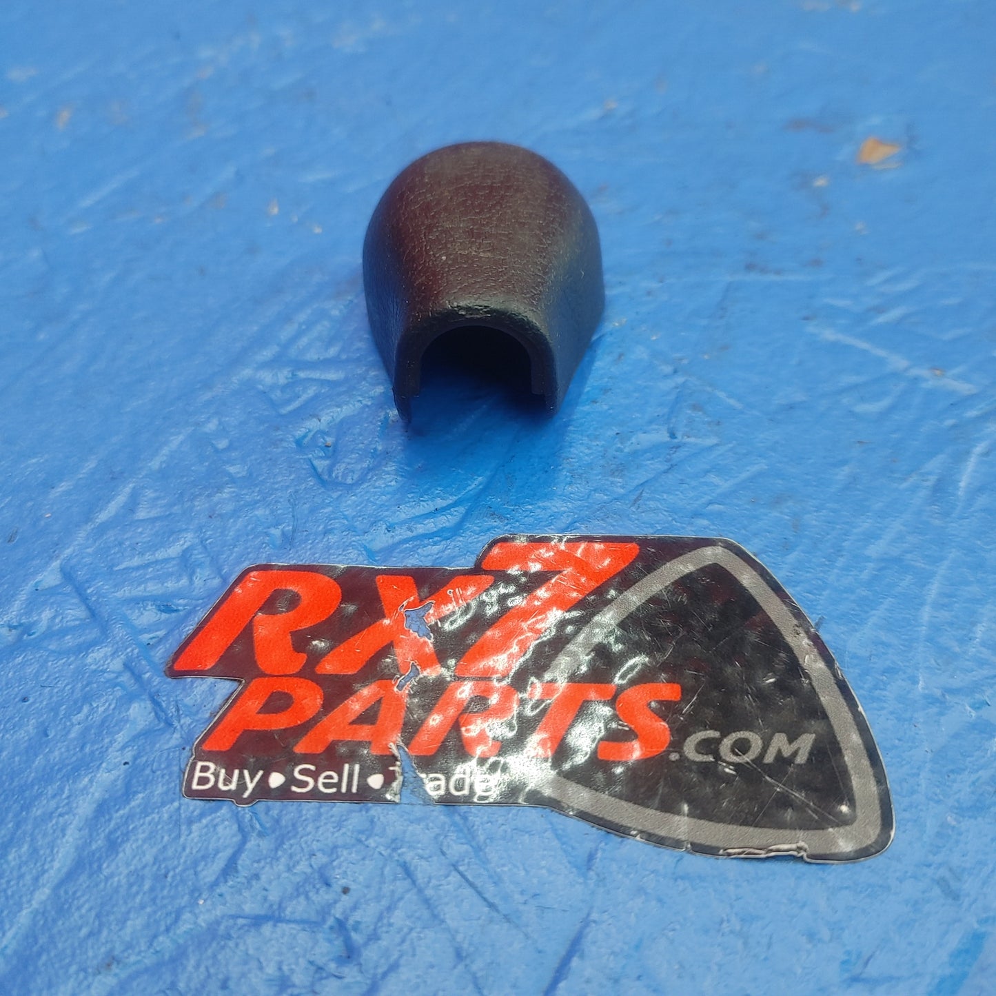LHD, RHD Hatch Strut Cap Cover Locks To Bolt  RX7 FD FD3S 93 - 02 Mazda SH3B18/24